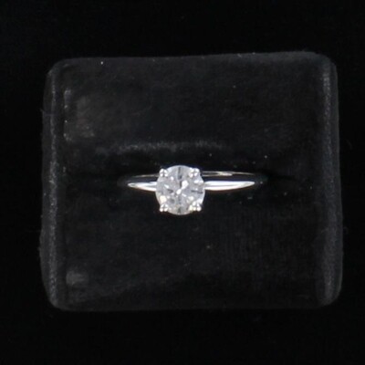 14KT WHITE GOLD DIAMOND ENGAGEMENT RING 14KT WHITE GOLD DIAMOND ENGAGEMENT RING