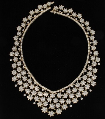 18KT YELLOW GOLD 47.0 CT TW DIAMOND NECKLACE 18KT YELLOW GOLD 47.0 CT TW DIAMOND NECKLACE