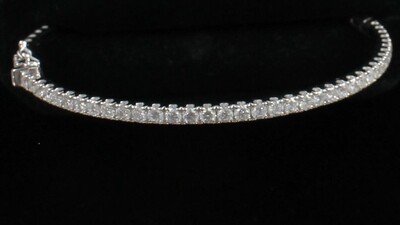 14KT WHITE GOLD DIAMOND BANGLE BRACELET 14KT WHITE GOLD DIAMOND BANGLE BRACELET