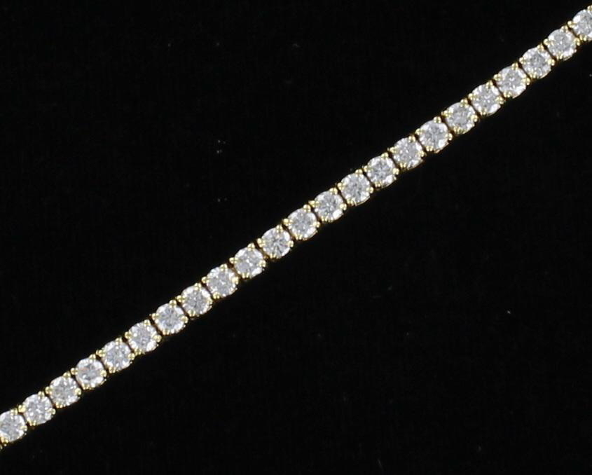 18KT DIAMOND LINE BRACELET