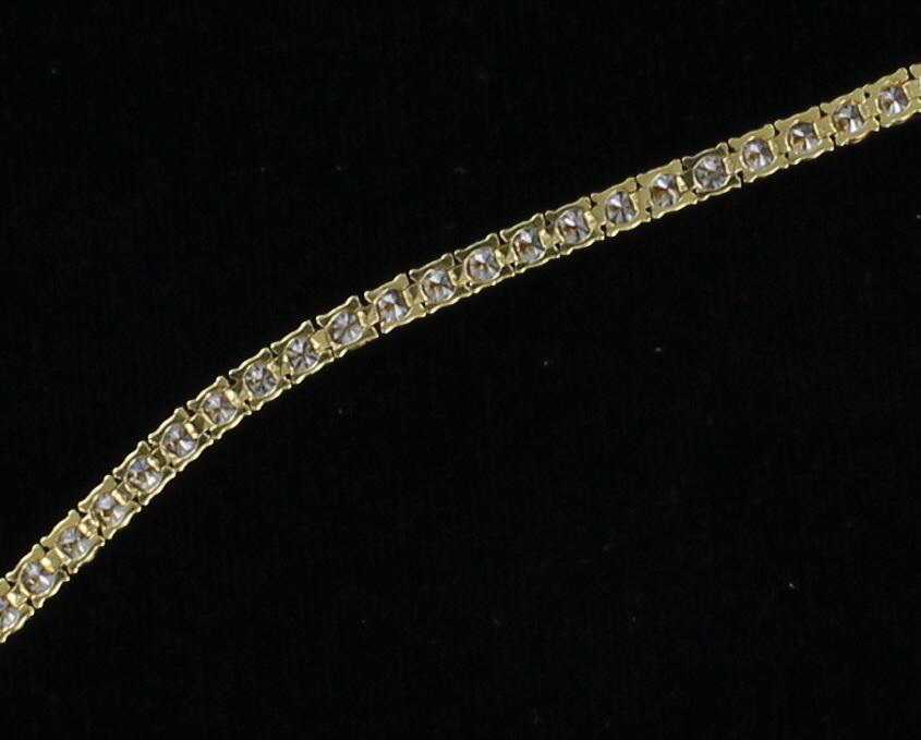 18KT DIAMOND LINE BRACELET