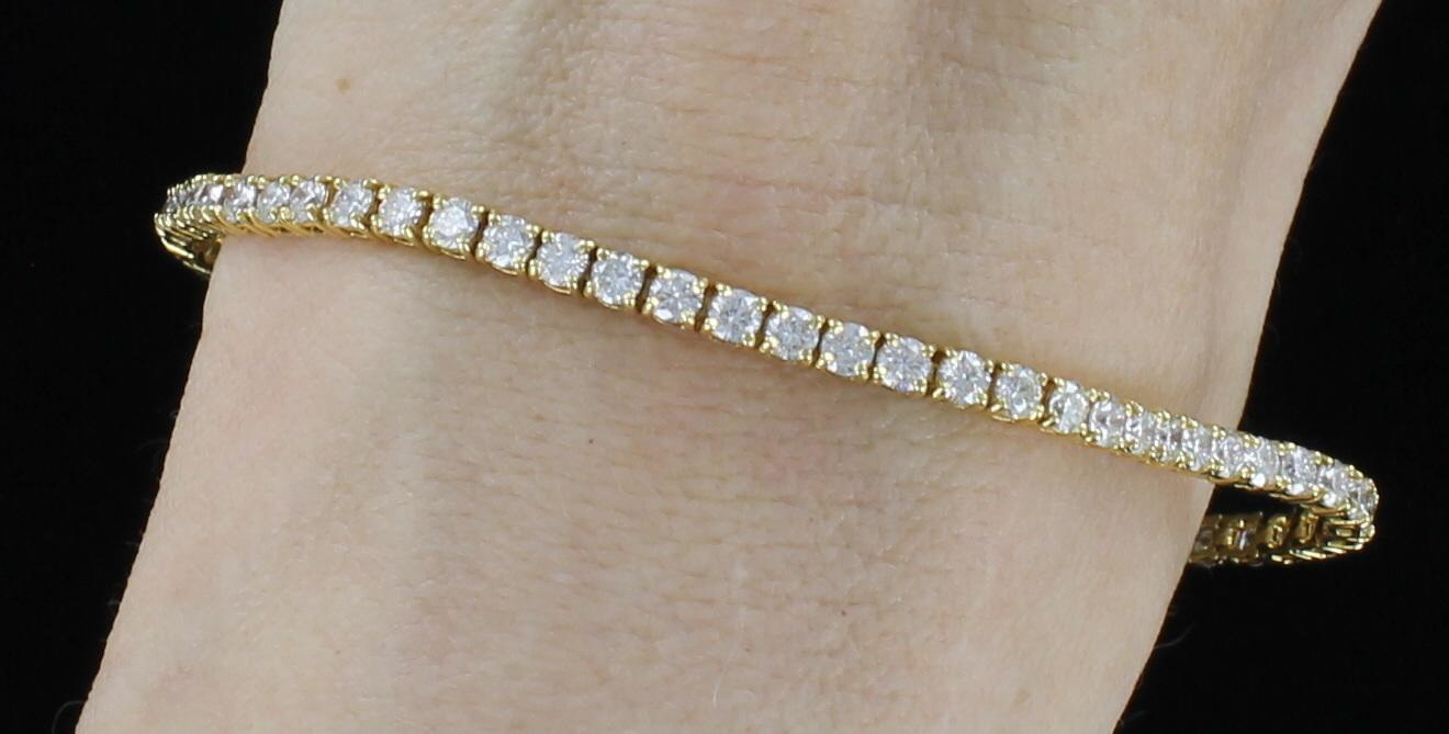 18KT DIAMOND LINE BRACELET