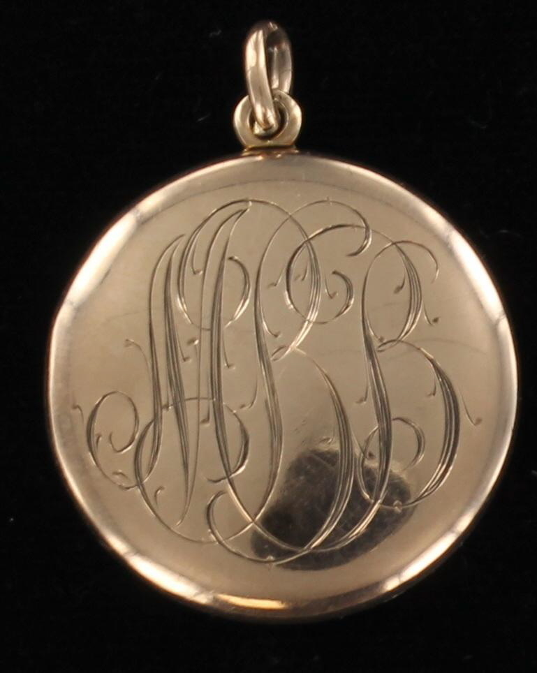 9KT LOCKET CIRCA 1900