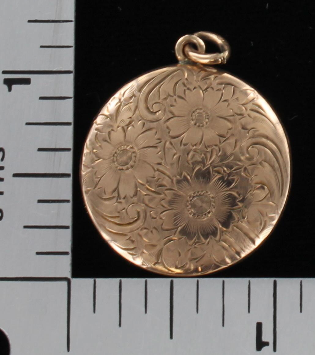 9KT LOCKET CIRCA 1900