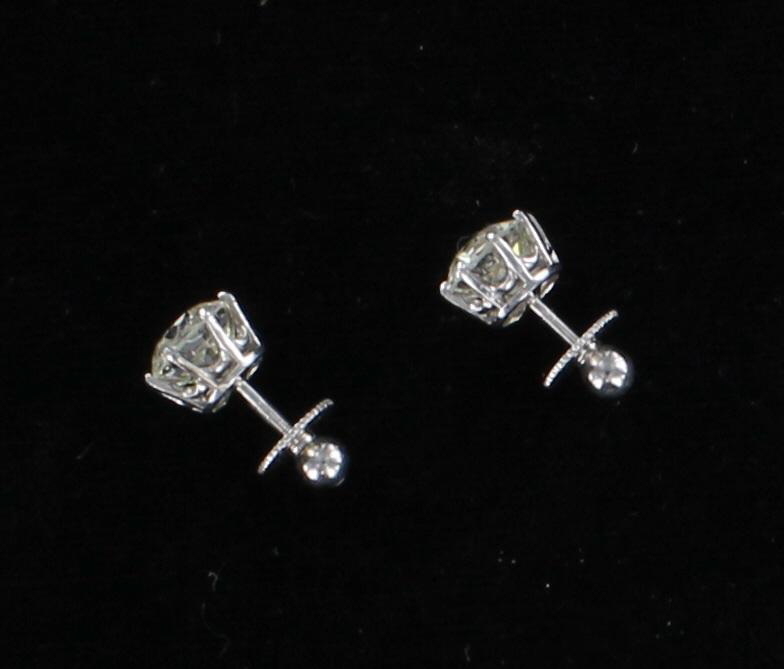 18KT 3.14 CT TW DIAMOND STUD EARRINGS