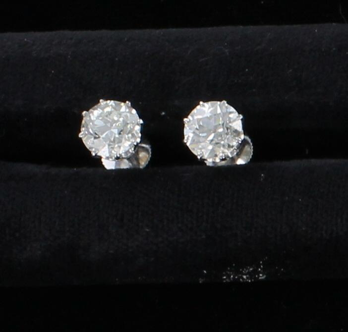 18KT 3.14 CT TW DIAMOND STUD EARRINGS