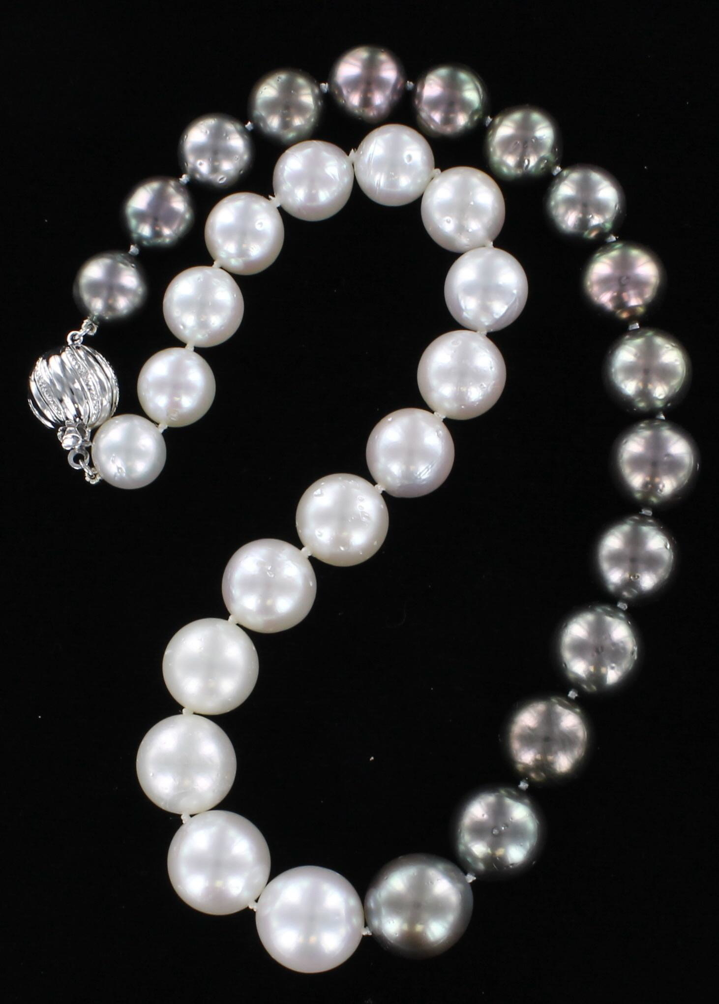 14KT BLACK AND WHITE SOUTH SEA PEARL NECKLACE