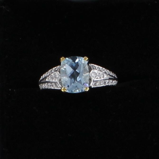 18KT AQUAMARINE AND DIAMOND RING 101-2776