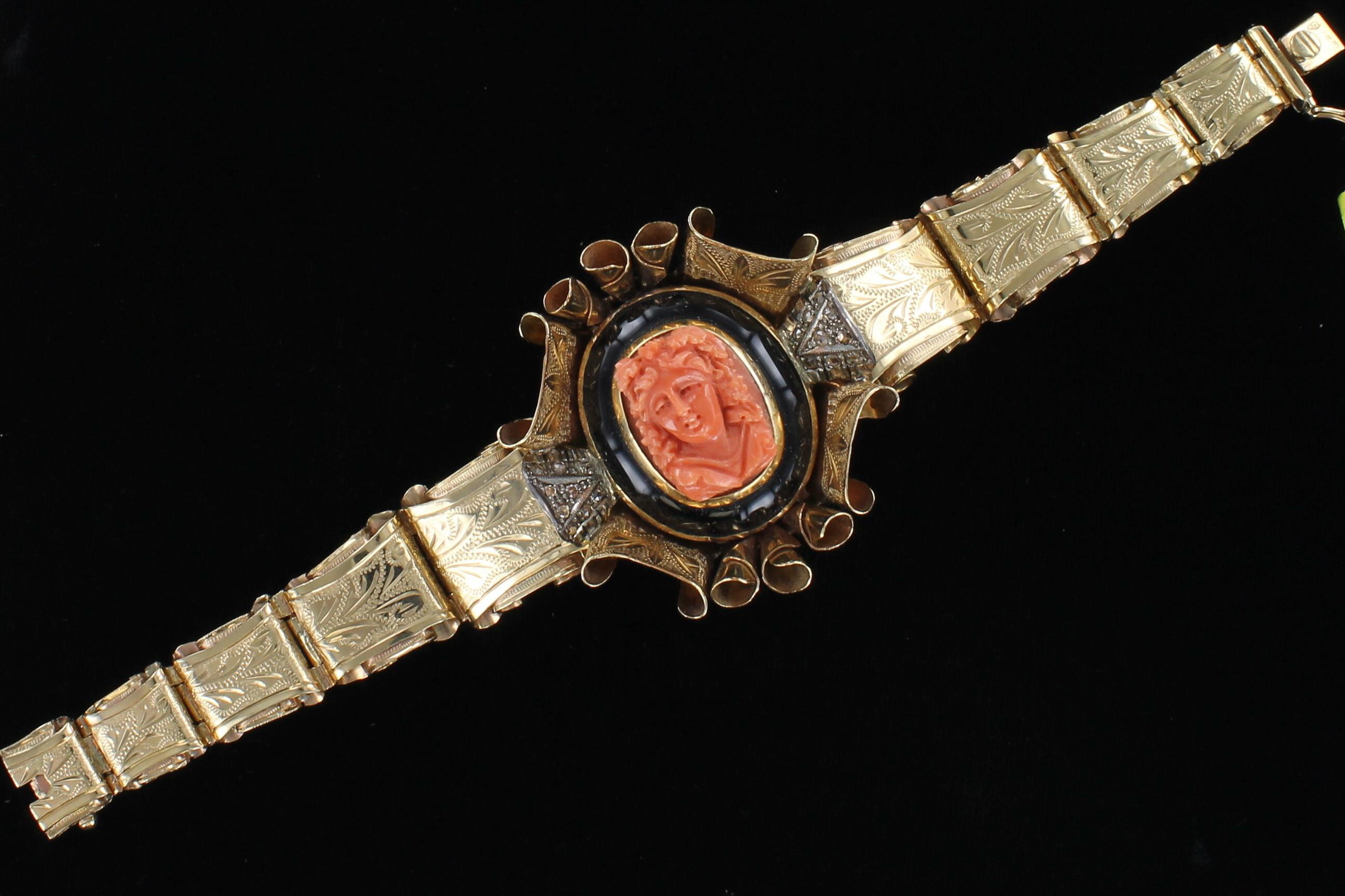 14KT CORAL AND ONYX CAMEO BRACELET CIRCA 1900