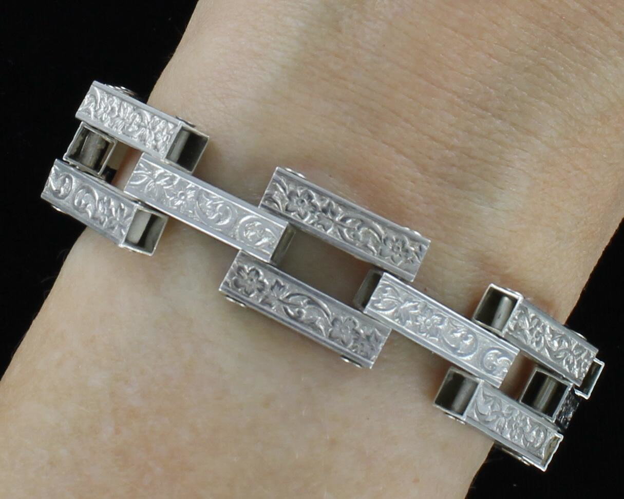 SILVER ENGRAVED BRACELET CIRCA 1920