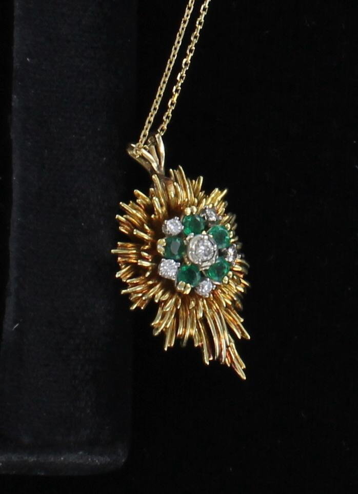 18KT EMERALD AND DIAMOND PENDANT