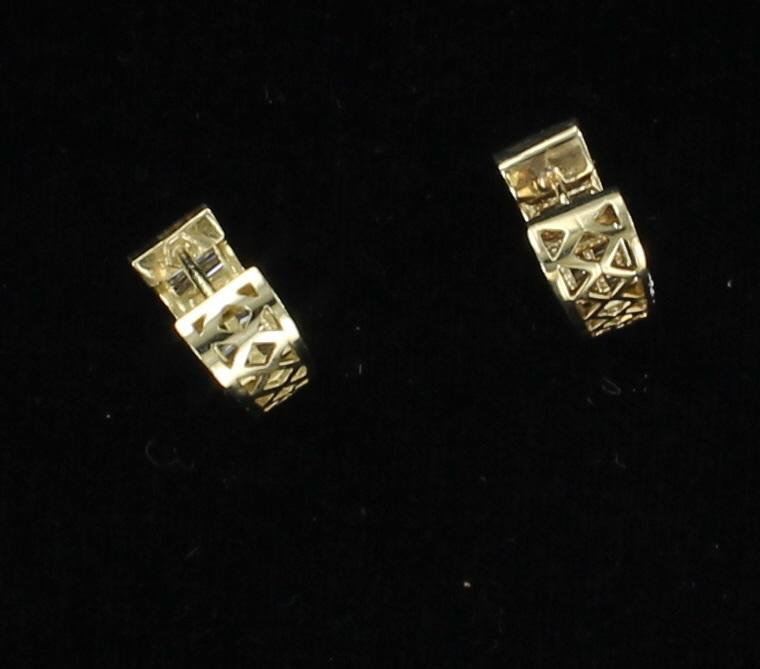14KT .50 CT TW BAGUETTE DIAMOND HUGGIE EARRINGS