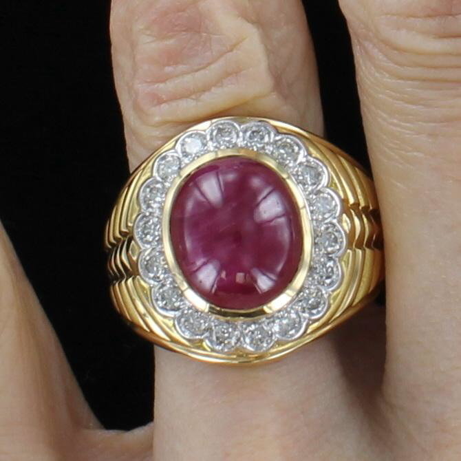 18KT CABOCHON RUBY AND DIAMOND RING