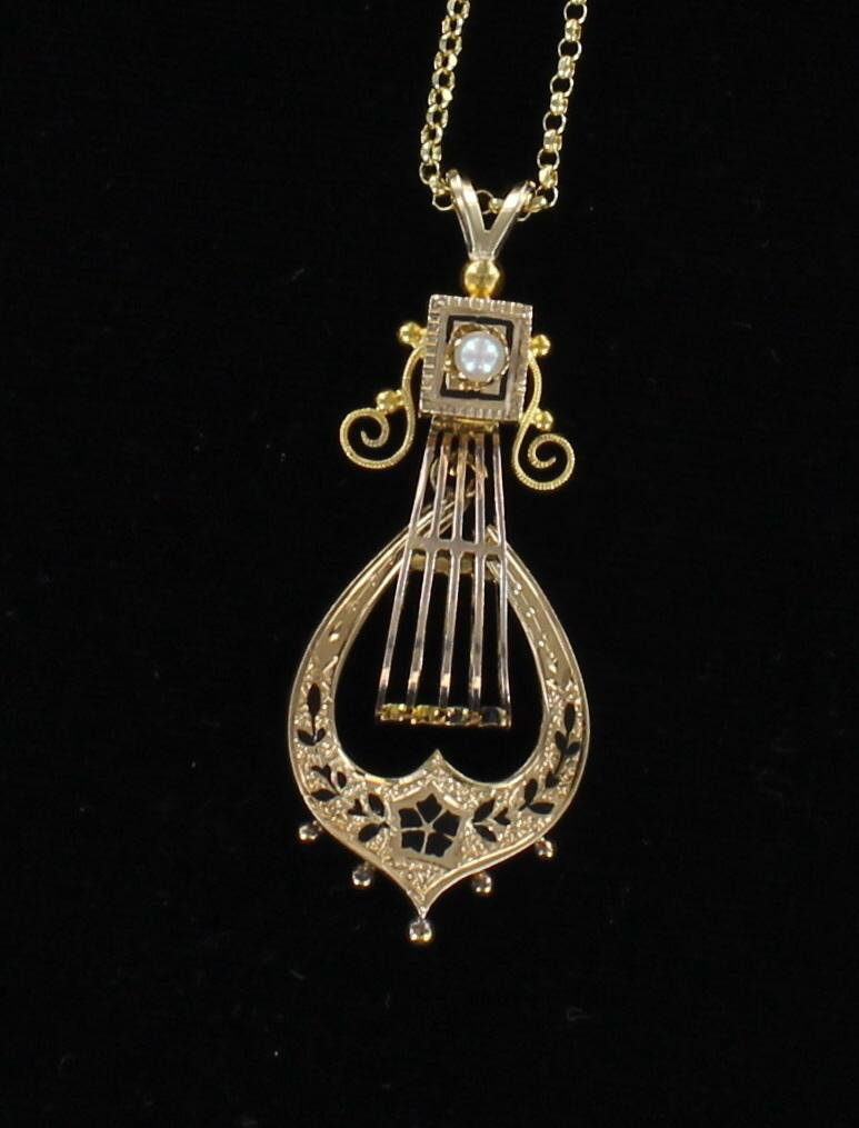 14KT ENAMEL AND PEARL LAVALIER CIRCA 1920