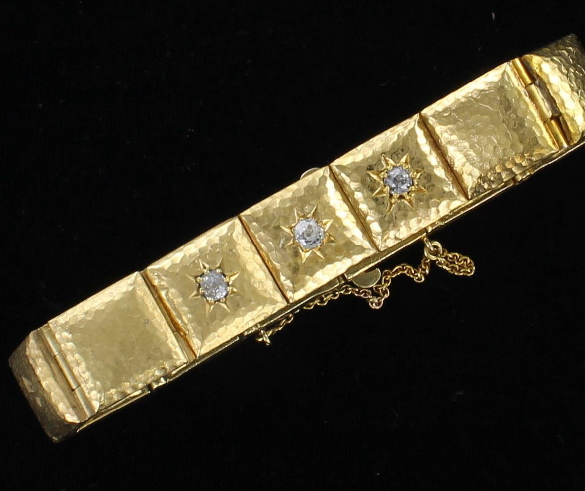 18KT HAMMERED BRACELET WITH DIAMONDS
