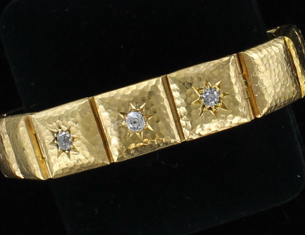 18KT HAMMERED BRACELET WITH DIAMONDS