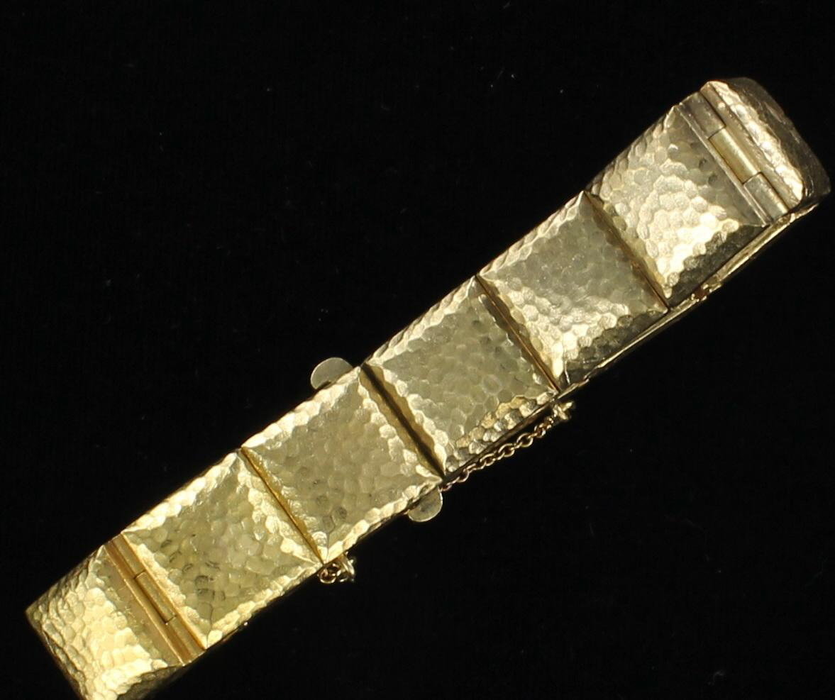 18KT HAMMERED BRACELET WITH DIAMONDS