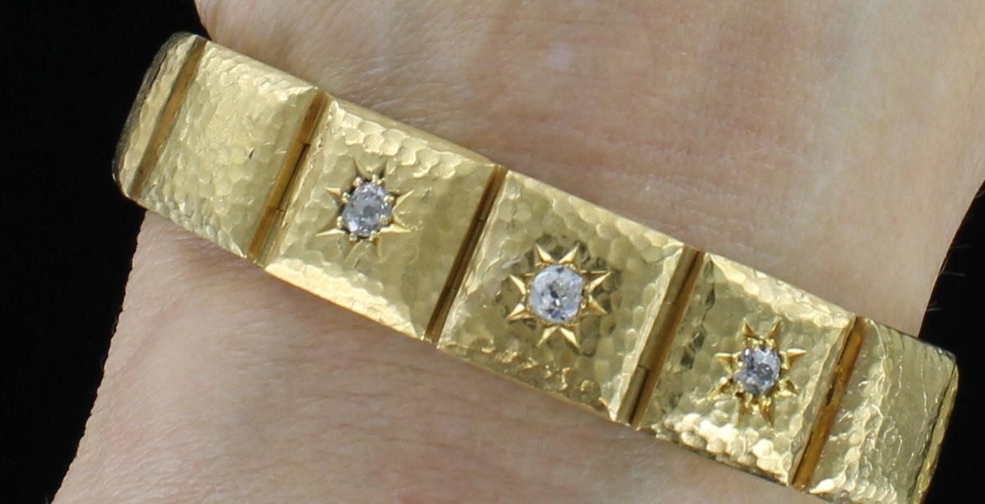 18KT HAMMERED BRACELET WITH DIAMONDS