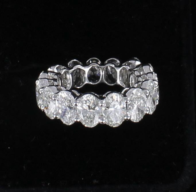 PLATINUM 11.0 CT TW OVAL DIAMOND ETERNITY BAND, SZ 6