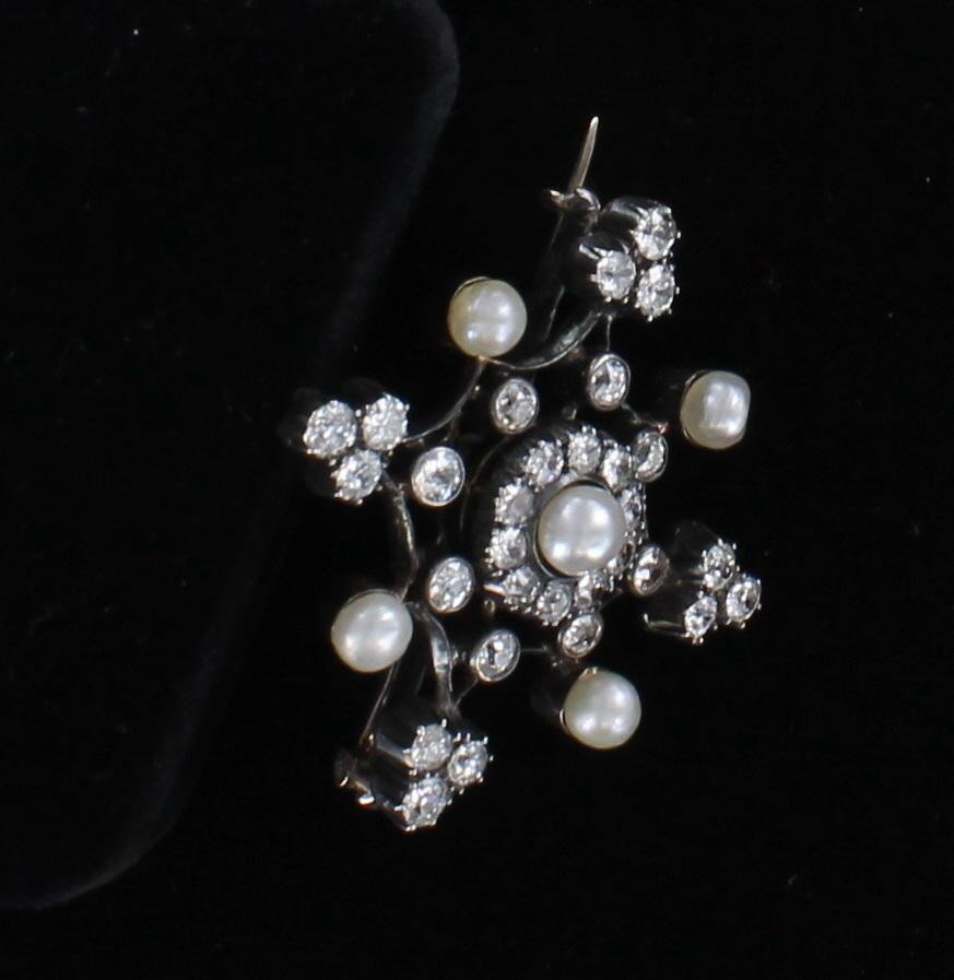 ANTIQUE DIAMOND AND PEARL PIN CIRCA 1900