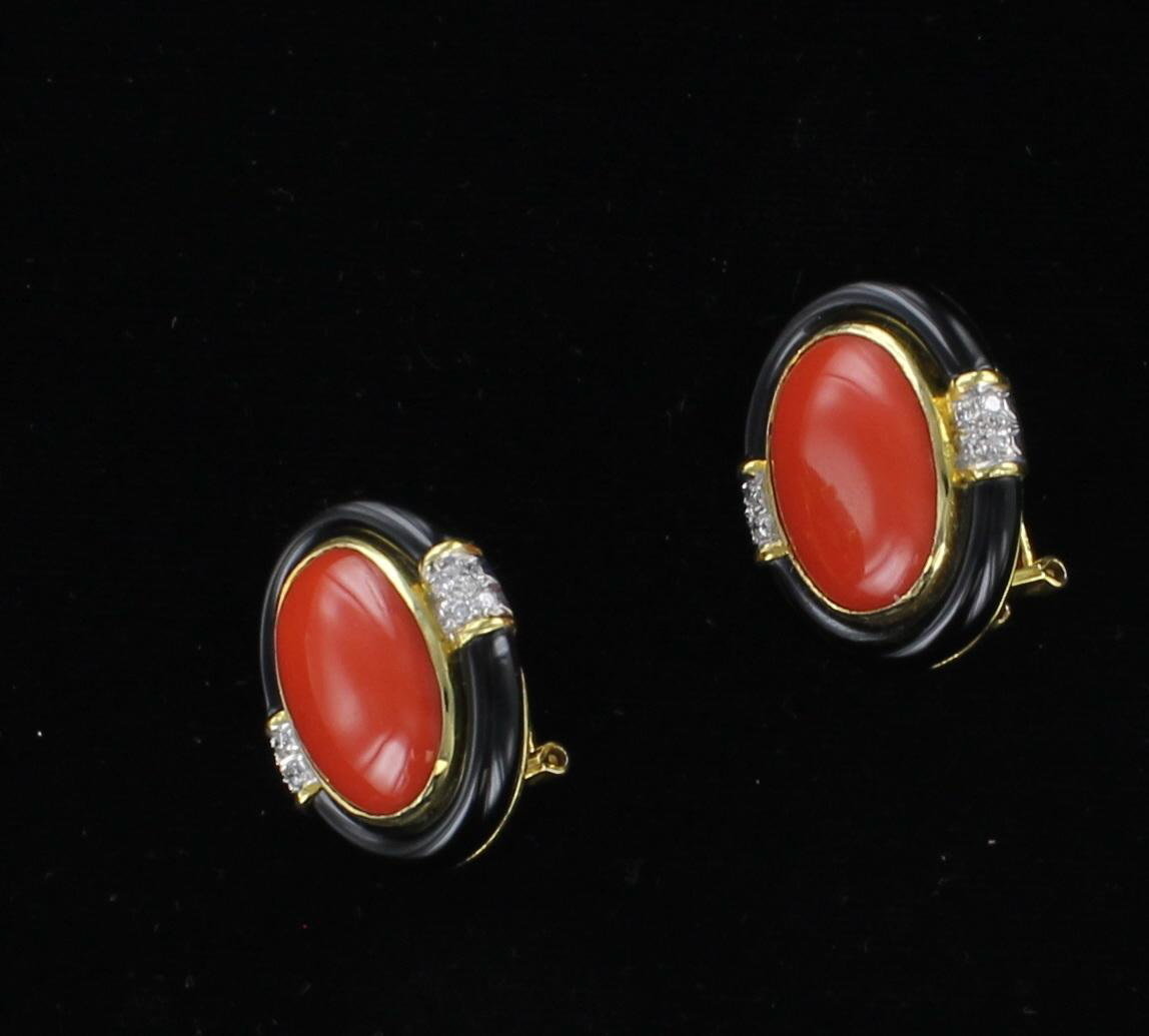 18KT CORAL, ONYX AND DIAMOND EARRINGS