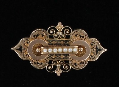 18KT VICTORIAN ENAMEL PIN W/SEED PEARLS 18KT VICTORIAN ENAMEL PIN W/SEED PEARLS