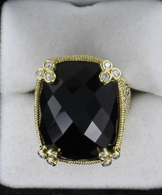 18KT JUDITH RIPKA DIAMOND AND TOPAZ RING 18KT JUDITH RIPKA DIAMOND AND TOPAZ RING