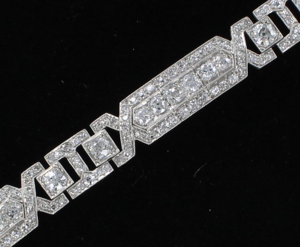 PLATINUM 13.08 CT TW ART DECO DIAMOND BRACELET 205-2563