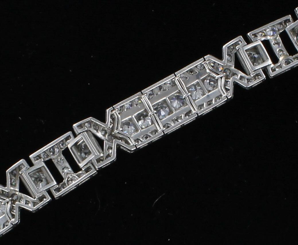 PLATINUM 13.08 CT TW ART DECO DIAMOND BRACELET