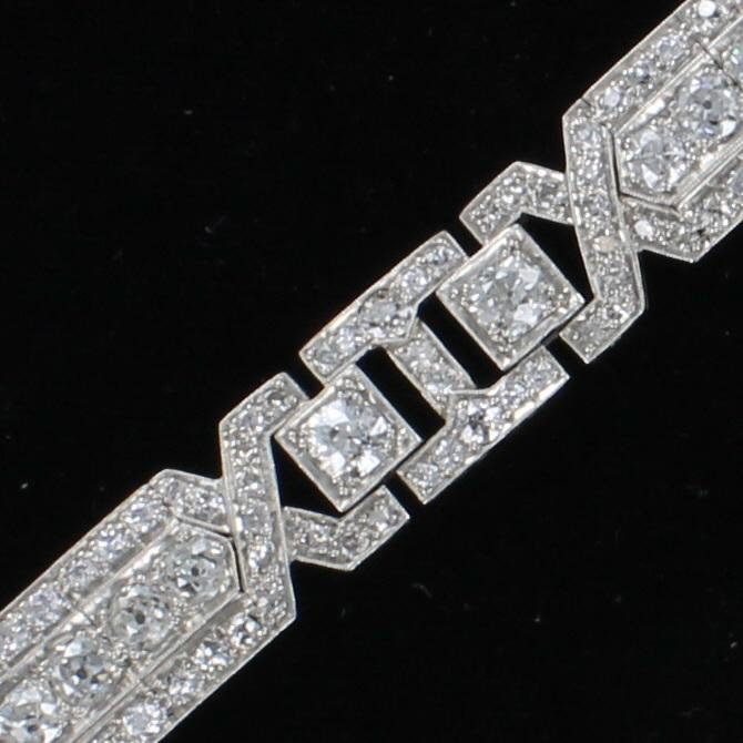 PLATINUM 13.08 CT TW ART DECO DIAMOND BRACELET