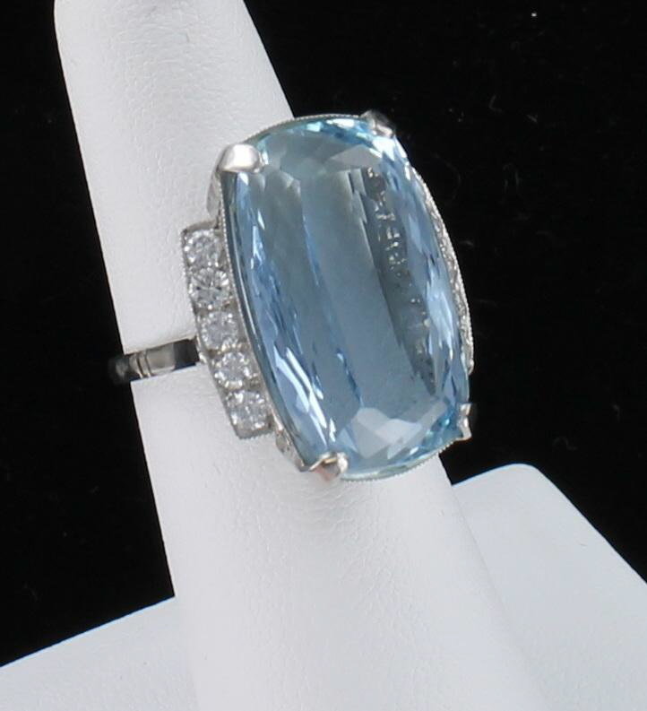 PLATINUM 20.0 CT AQUAMARINE RING