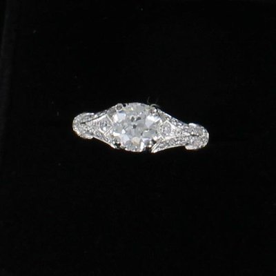 14KT ROUND BRILLIANT DIAMOND ENGAGEMENT RING 14KT ROUND BRILLIANT DIAMOND ENGAGEMENT RING