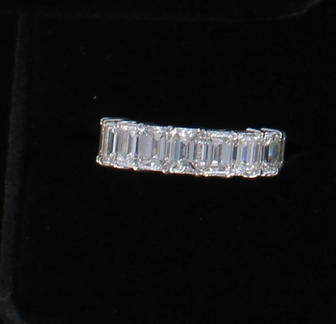 PLATINUM 9.59 CT TW BAGUETTE ETERNITY BAND, SZ 7.5