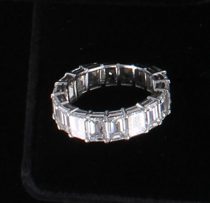 PLATINUM 9.59 CT TW BAGUETTE ETERNITY BAND, SZ 7.5