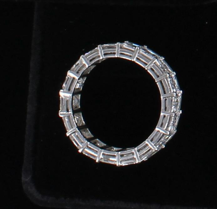 PLATINUM 9.59 CT TW BAGUETTE ETERNITY BAND, SZ 7.5