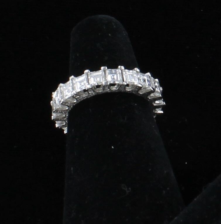 18KT ASSCHER CUT DIAMOND ETERNITY BAND, 5.75