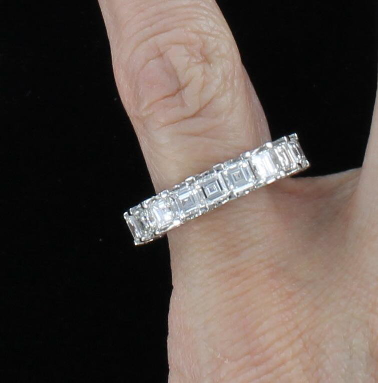 18KT ASSCHER CUT DIAMOND ETERNITY BAND, 5.75