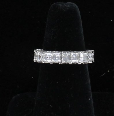 18KT ASSCHER CUT DIAMOND ETERNITY BAND, 5.75 18KT ASSCHER CUT DIAMOND ETERNITY BAND, 5.75