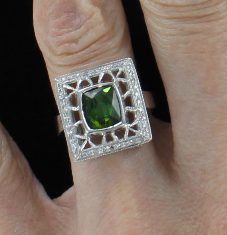 14KTW GREEN TOURMALINE AND DIAMOND RING