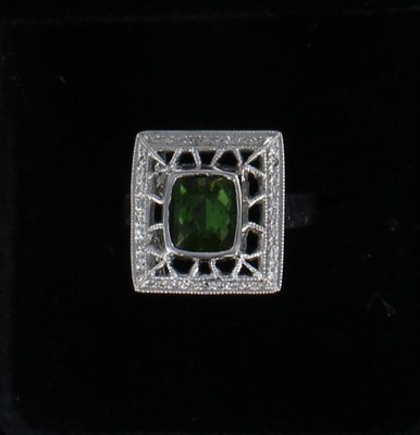 14KTW GREEN TOURMALINE AND DIAMOND RING 14KTW GREEN TOURMALINE AND DIAMOND RING