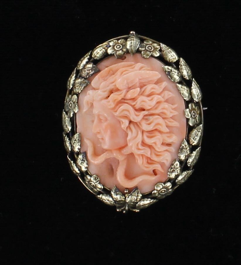 10KT CAMEO PIN/PENDANT OF MEDUSA