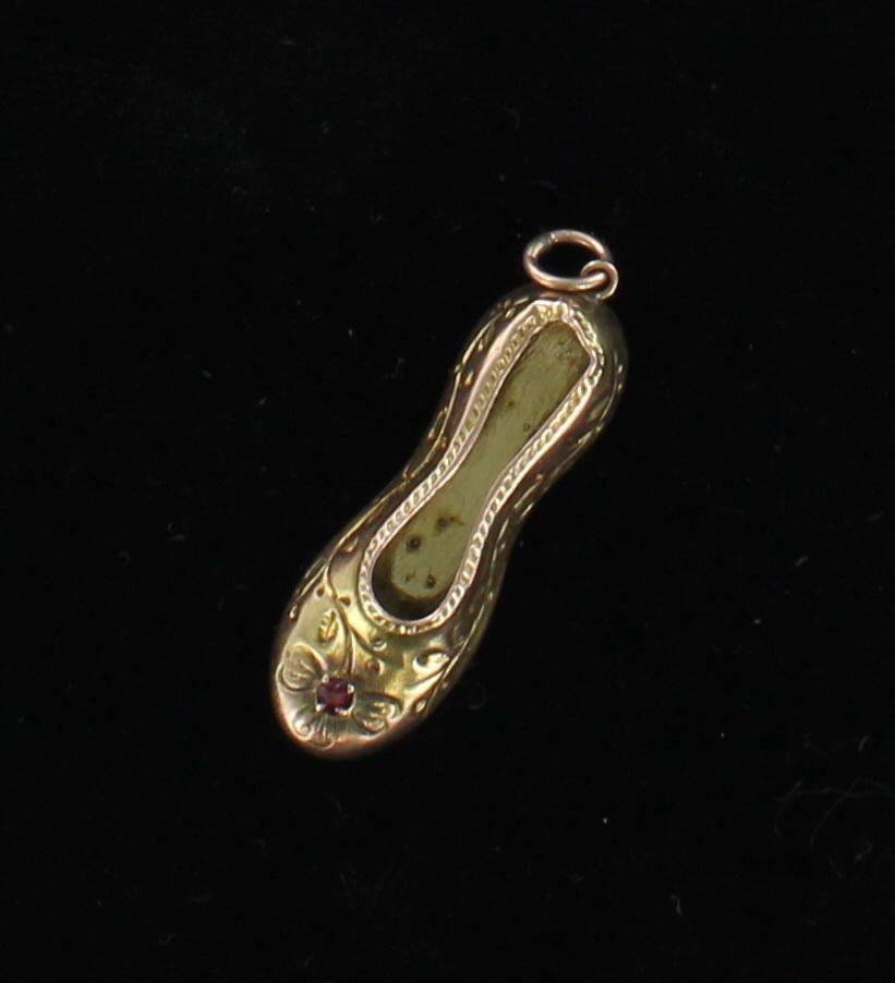 14KT SHOE CHARM 099-1637