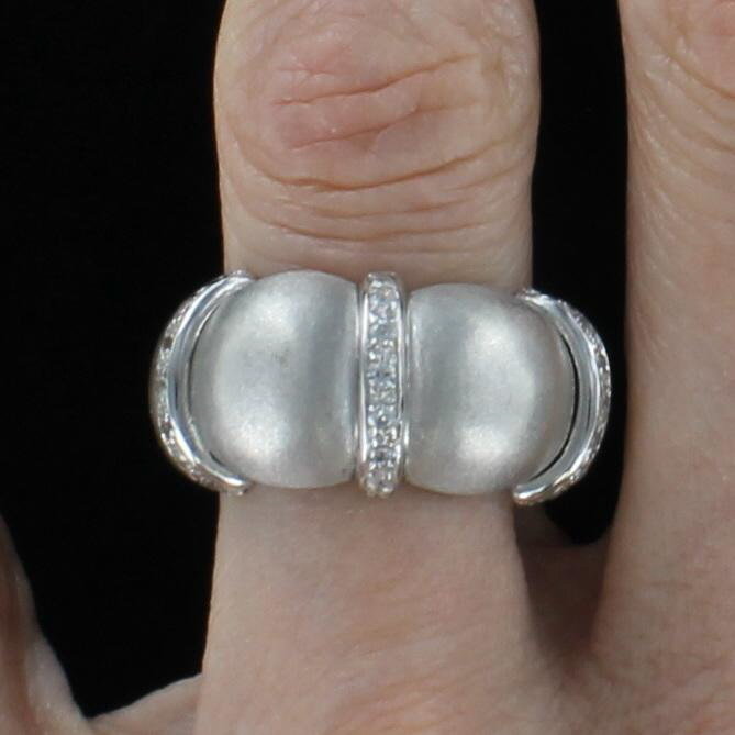 18KTW BRUSHED DIAMOND BAND