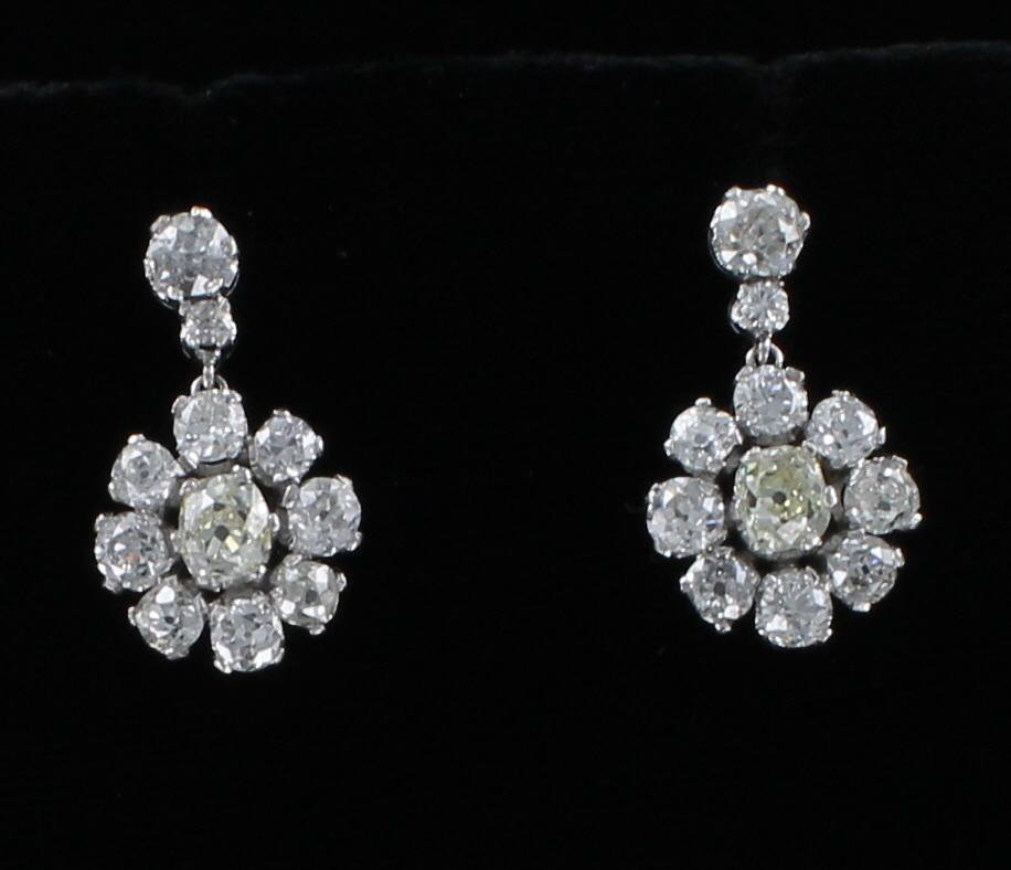 PLATINUM 6.35 CT TW OLD EUROPEAN CUT DIAMOND EARRINGS CIRCA 1920 036-783