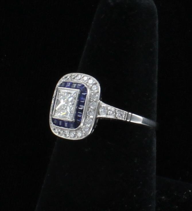 PLATINUM DIAMOND SAPPHIRE RING