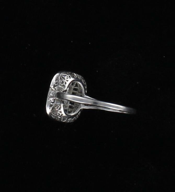 PLATINUM DIAMOND SAPPHIRE RING
