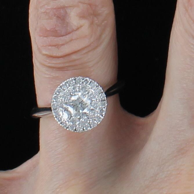 14KT 1.5 CT TW ROUND BRILLIANT DIAMOND ENGAGEMENT RING