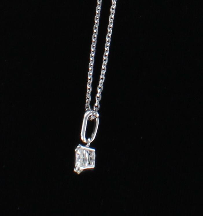 14KT DIAMOND PENDANT