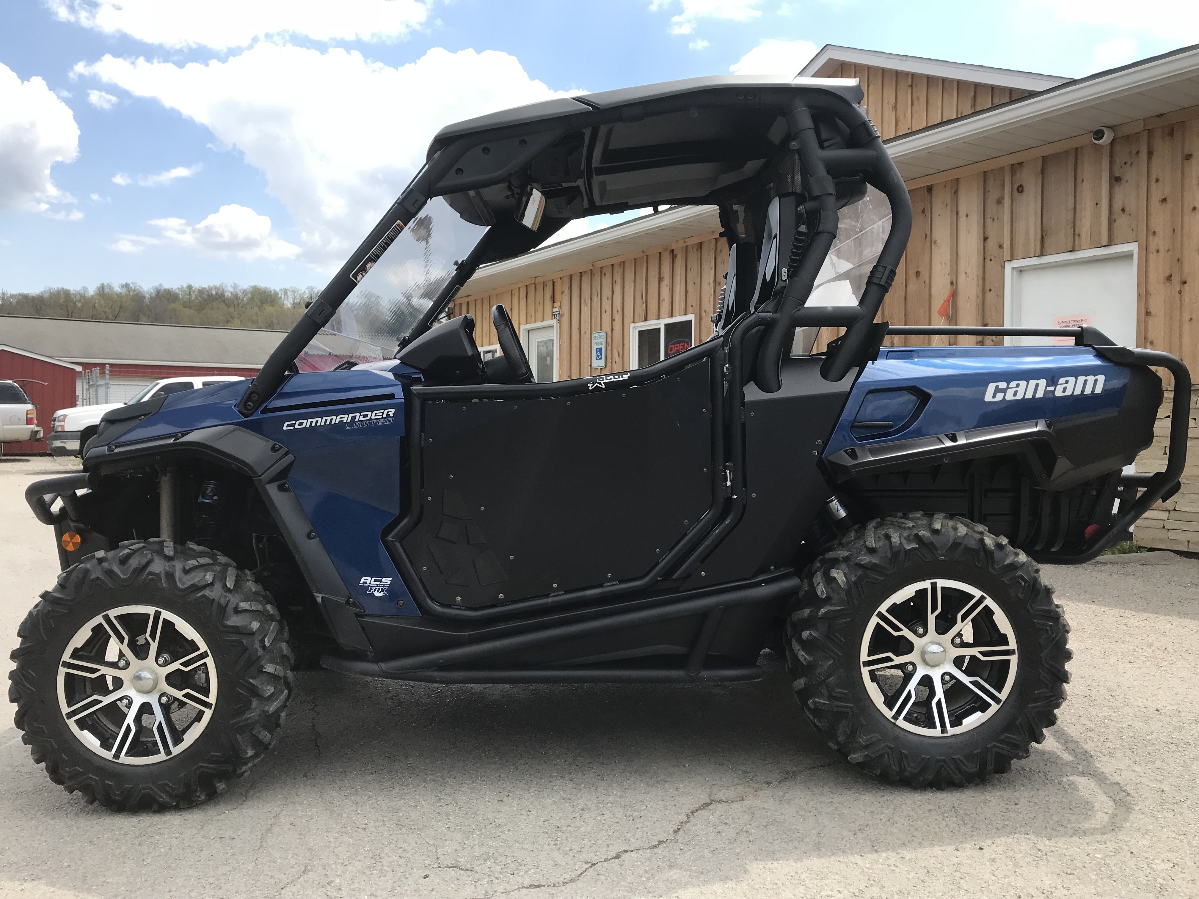 Pending - 2012 Can-Am Commander 1000 Limited