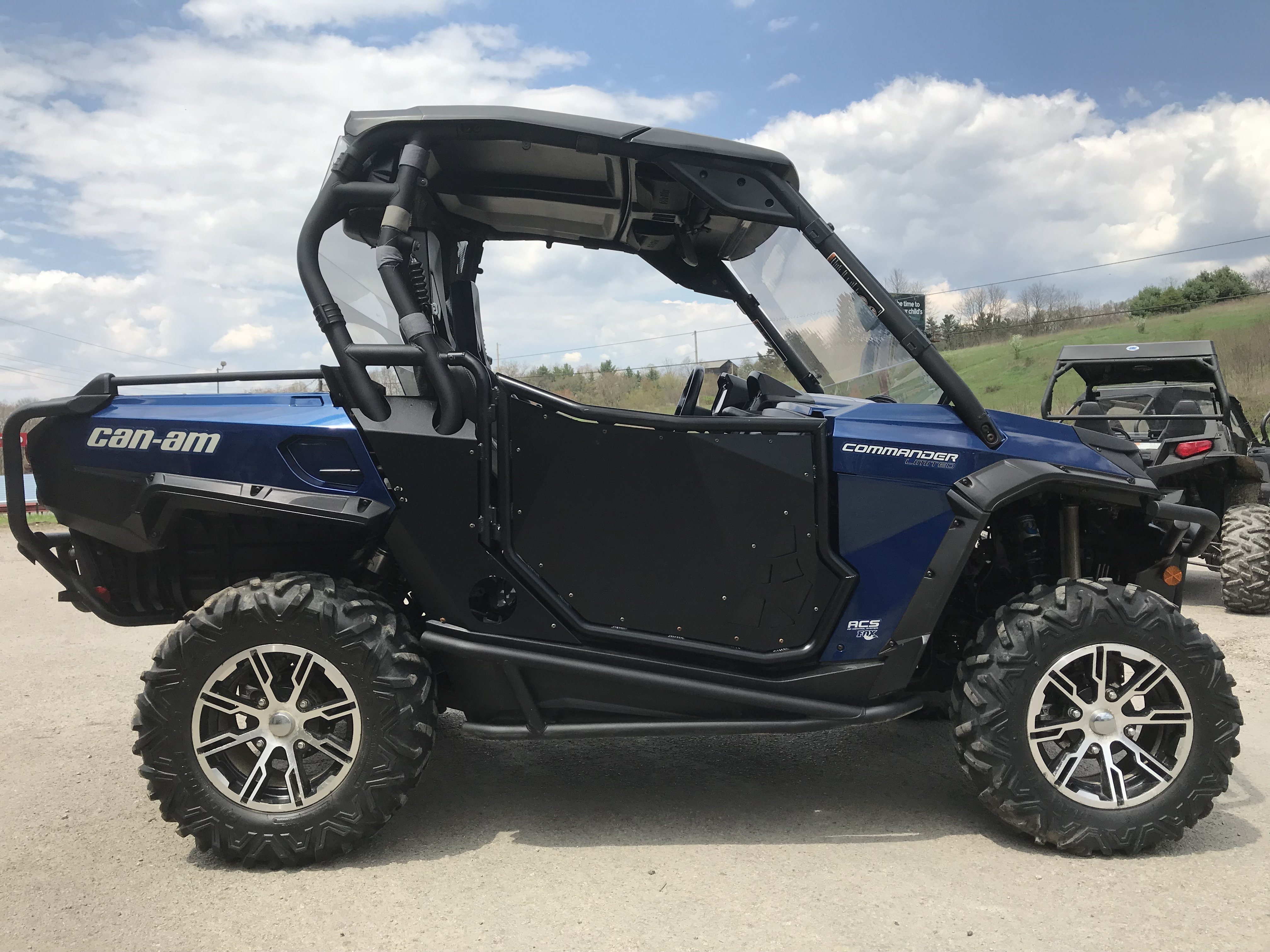 Pending - 2012 Can-Am Commander 1000 Limited